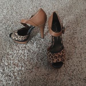 Leopard print Jessica Simpson heels size 7